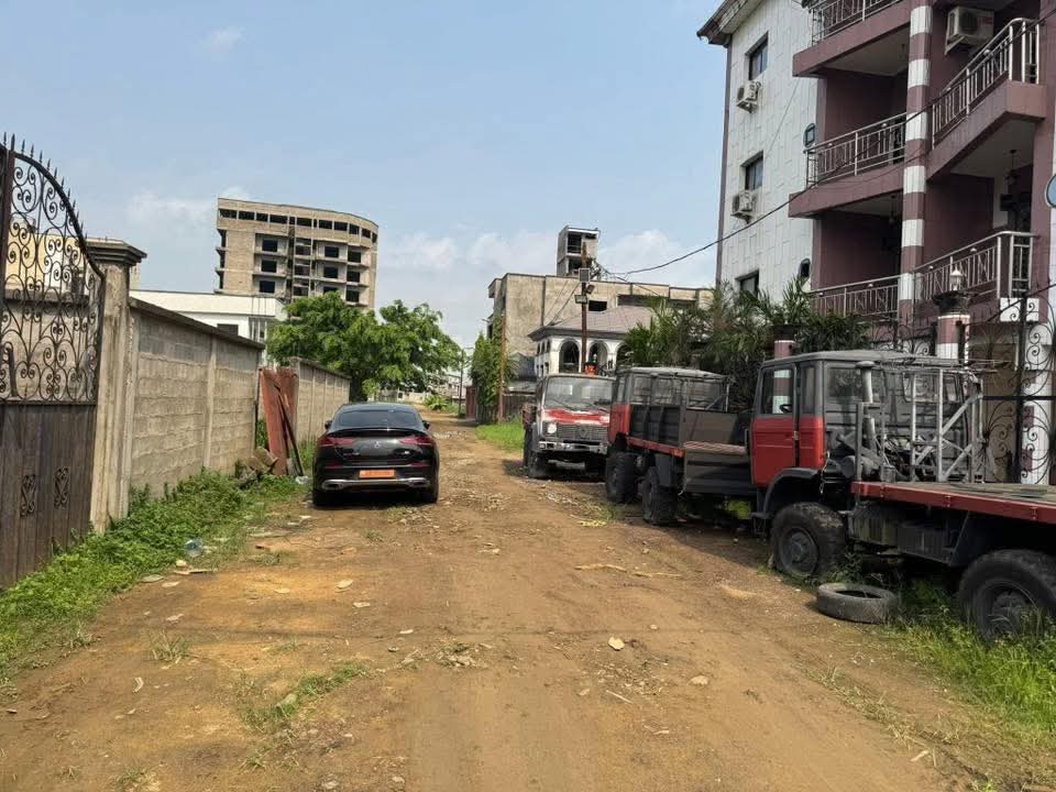 Terrain à vendre au Golf